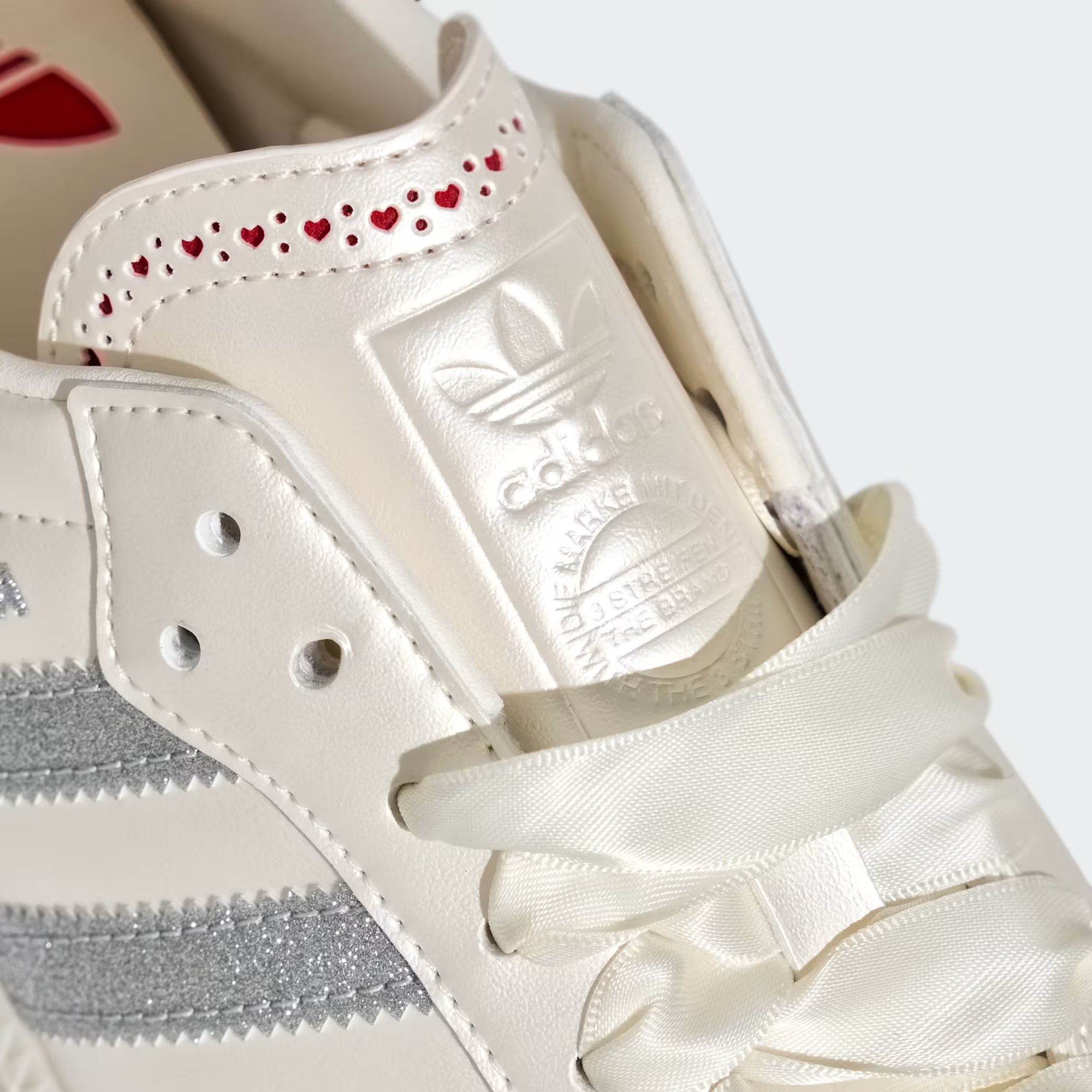 SAMBA OG SHOES Chalk White / Silver Metallic