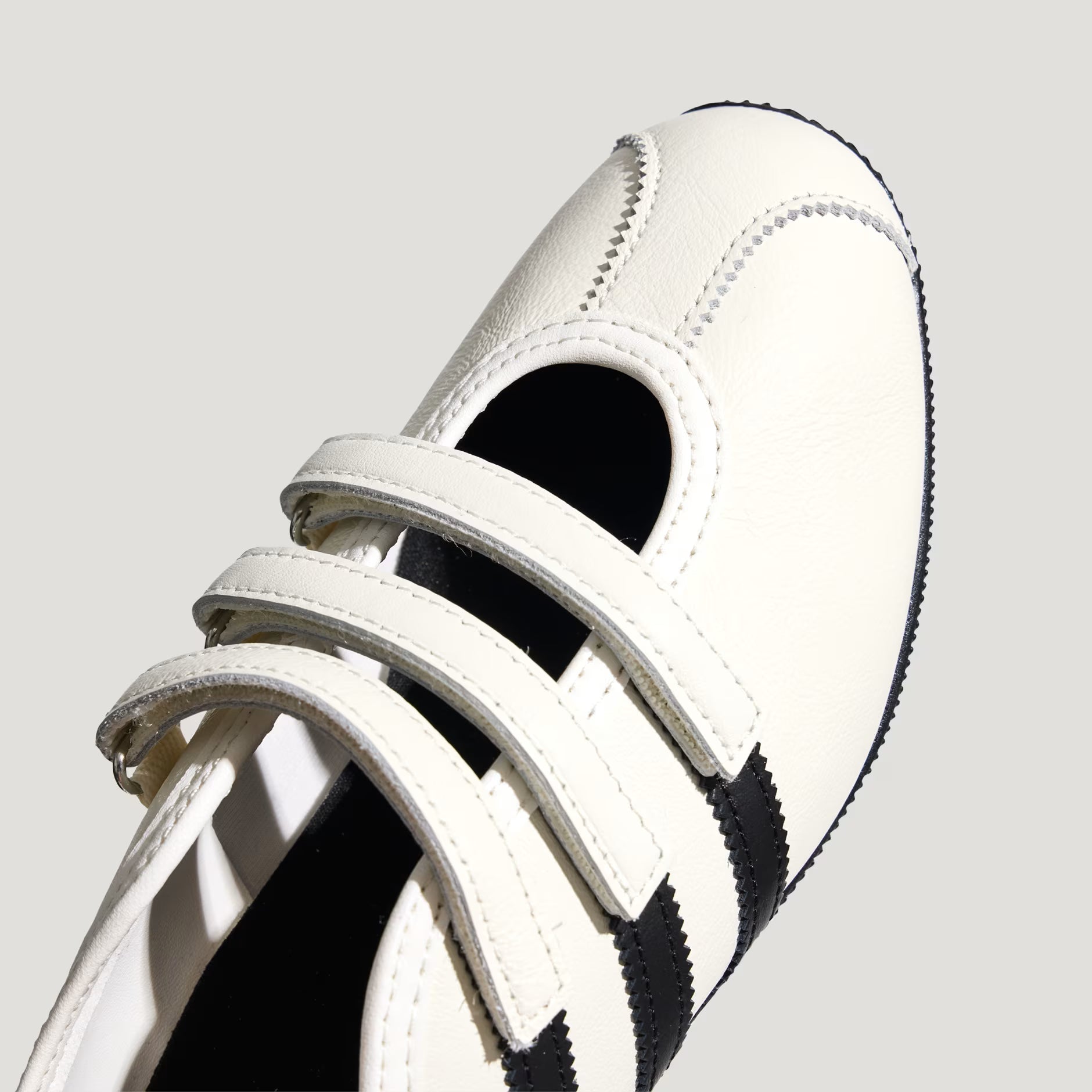 ANFU Trainers Core Black / Silver Metallic